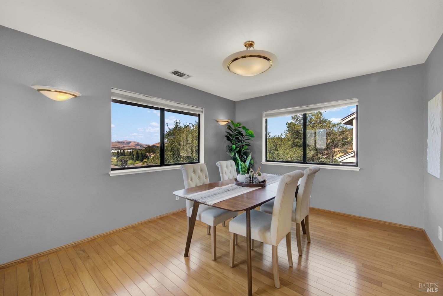 Detail Gallery Image 21 of 76 For 25 Knoll Dr, Fairfield,  CA 94534 - 3 Beds | 2/1 Baths