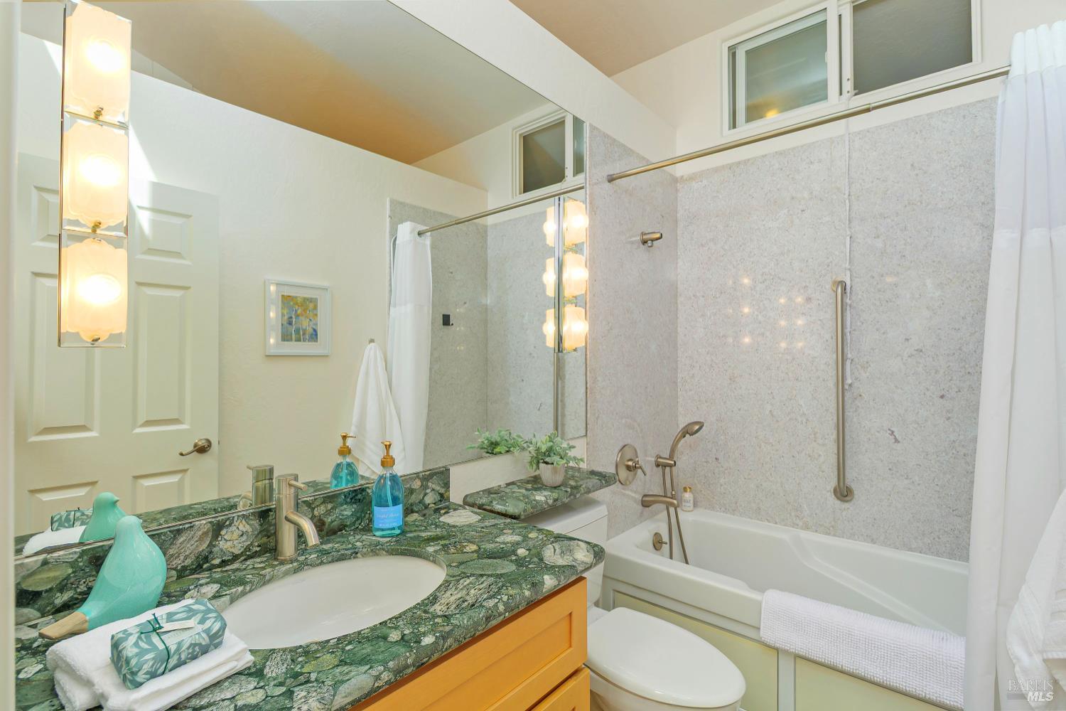 Detail Gallery Image 19 of 27 For 495 S Eliseo Dr #7,  Greenbrae,  CA 94904 - 2 Beds | 2 Baths