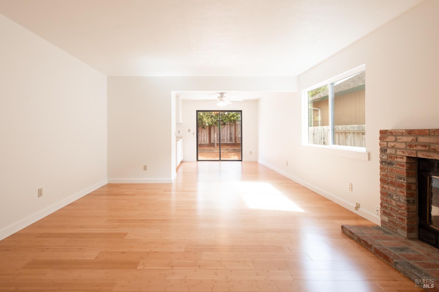 Detail Gallery Image 8 of 35 For 1428 Mathias Pl, Rohnert Park,  CA 94928 - 4 Beds | 2/1 Baths