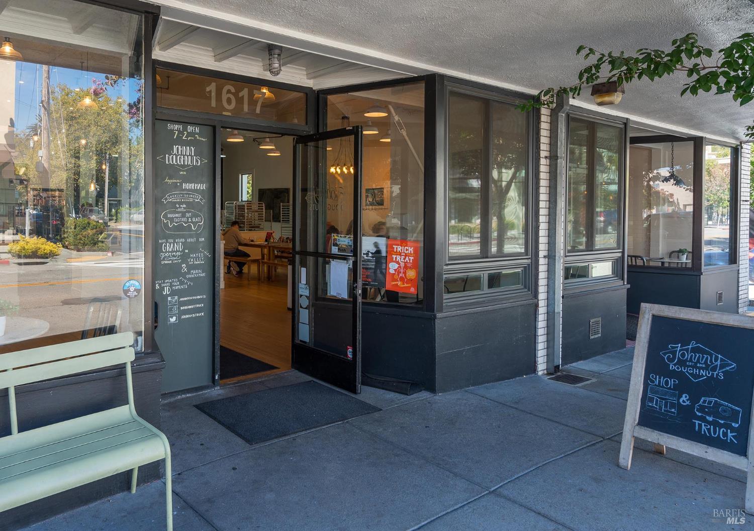 Detail Gallery Image 31 of 44 For 19 Tarrant Ct, San Rafael,  CA 94903 - 3 Beds | 2 Baths
