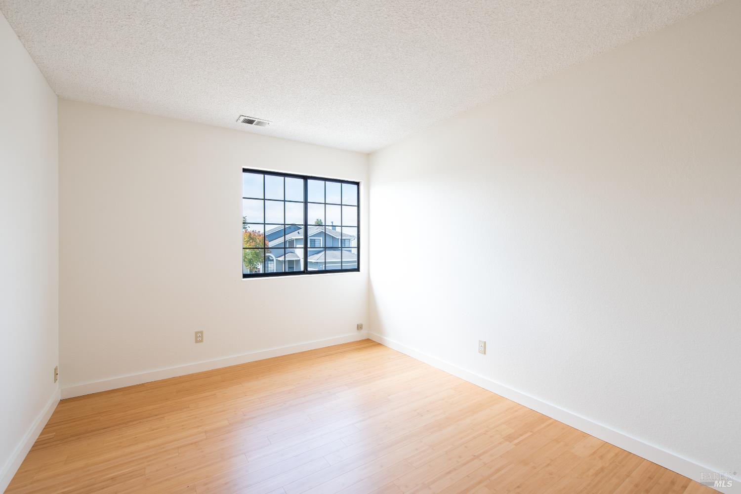 Detail Gallery Image 20 of 35 For 1428 Mathias Pl, Rohnert Park,  CA 94928 - 4 Beds | 2/1 Baths