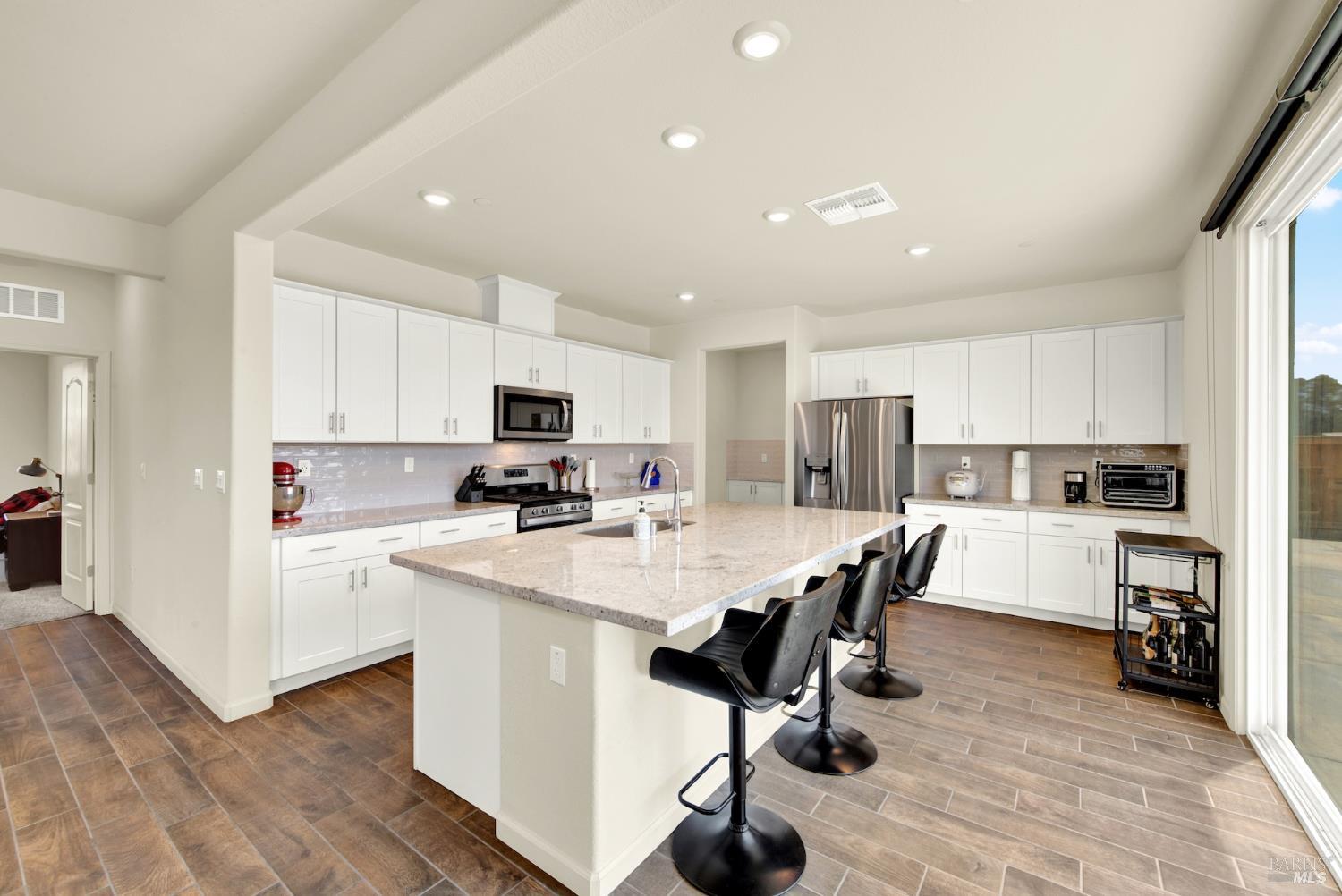 Detail Gallery Image 22 of 69 For 730 Daybreak Dr, Dixon,  CA 95620 - 4 Beds | 3 Baths