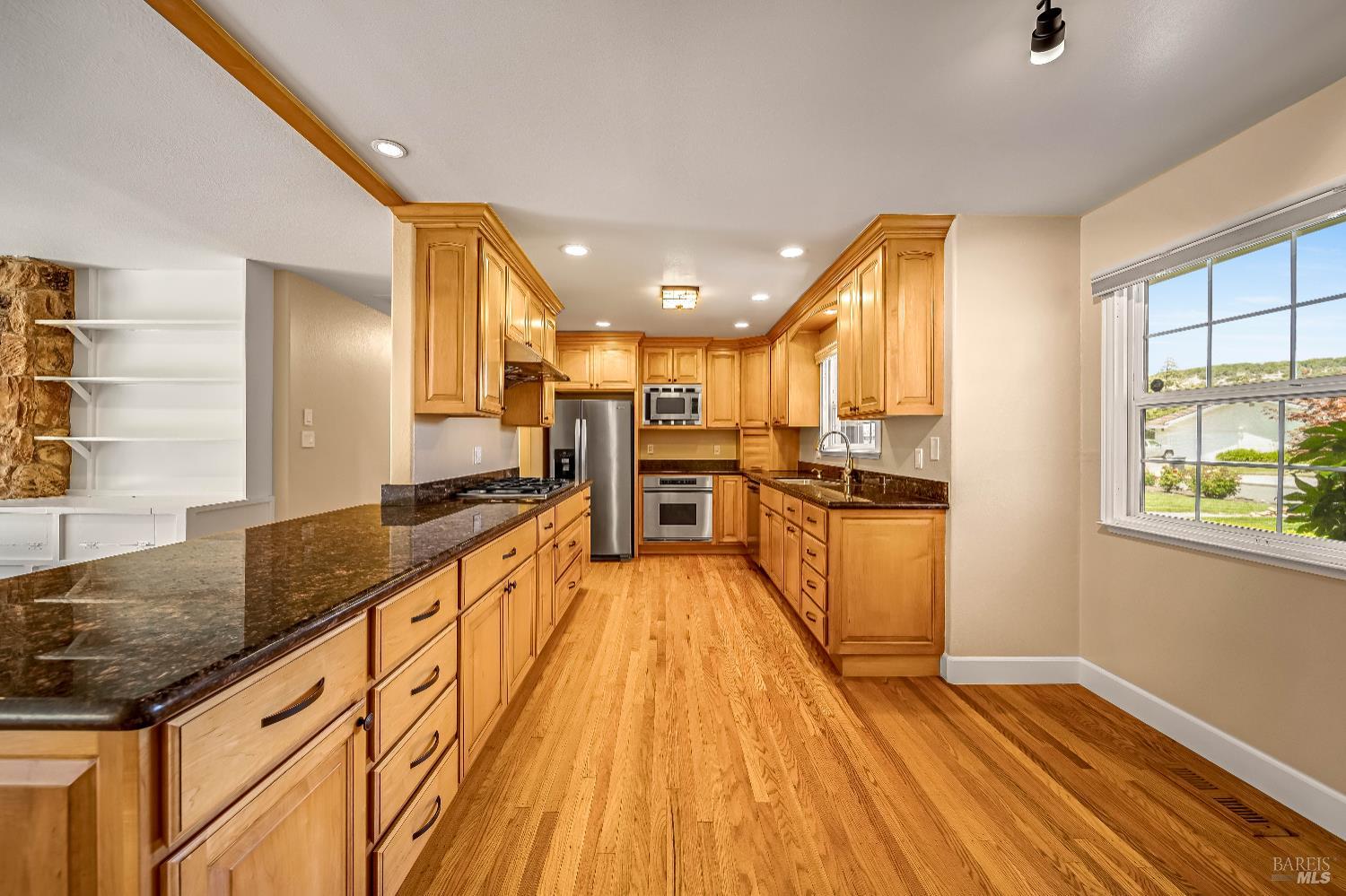Detail Gallery Image 9 of 27 For 601 Cherry Ct, Fairfield,  CA 94534 - 4 Beds | 2/1 Baths