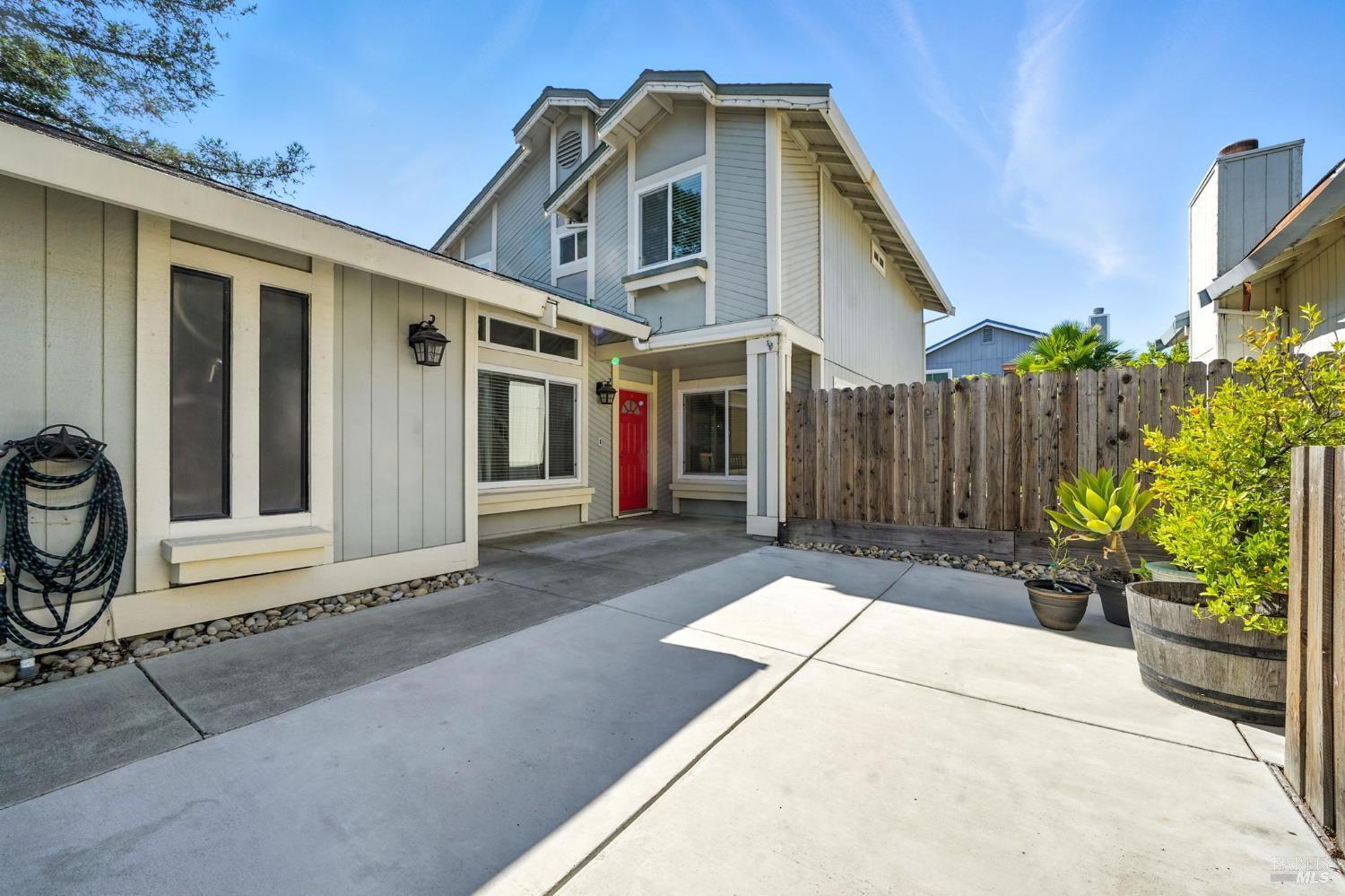 Detail Gallery Image 3 of 37 For 849 Cameron Ct, Vacaville,  CA 95687 - 3 Beds | 2/1 Baths
