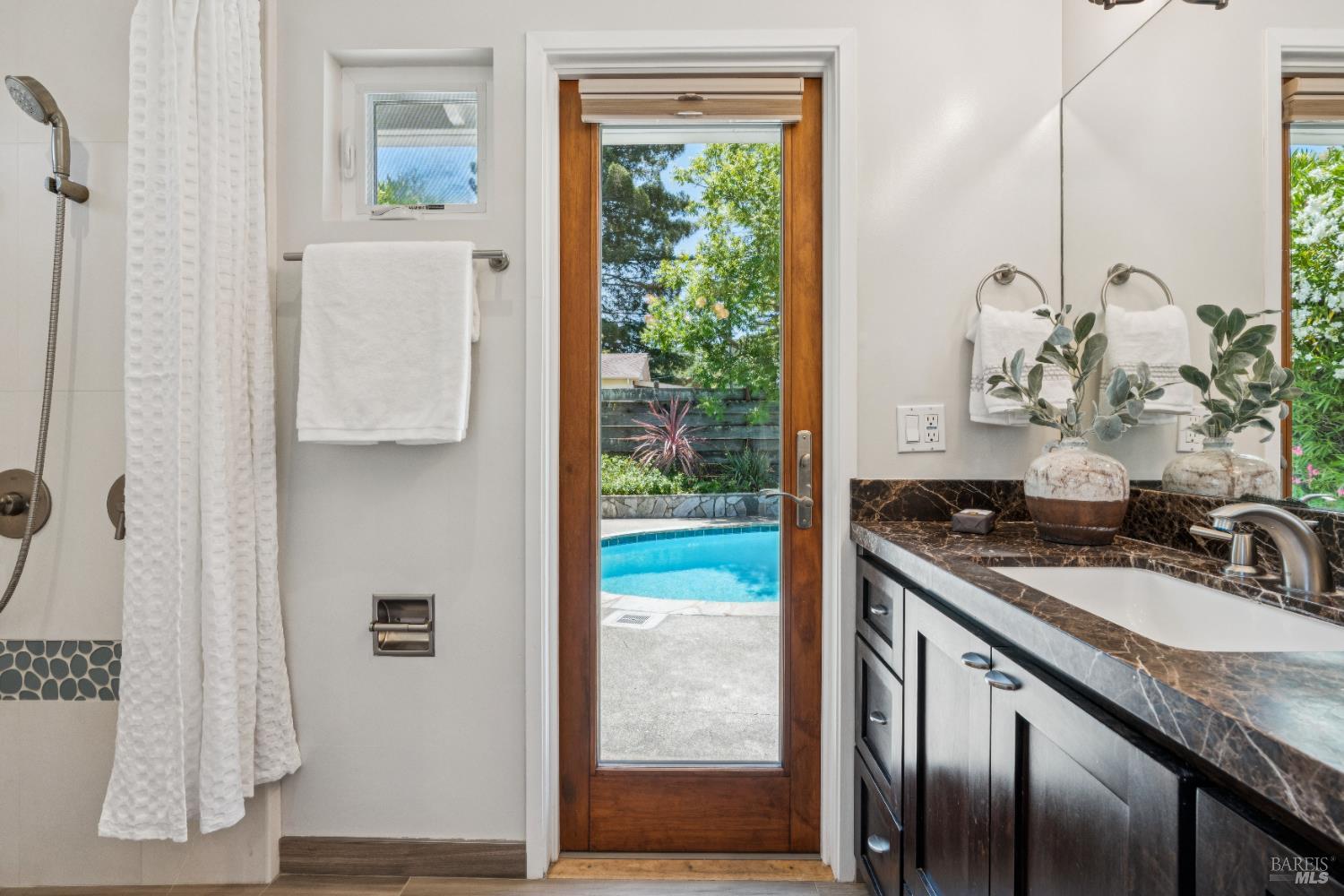 Detail Gallery Image 33 of 59 For 417 via Del Plano Unkn, Novato,  CA 94949 - 3 Beds | 2 Baths
