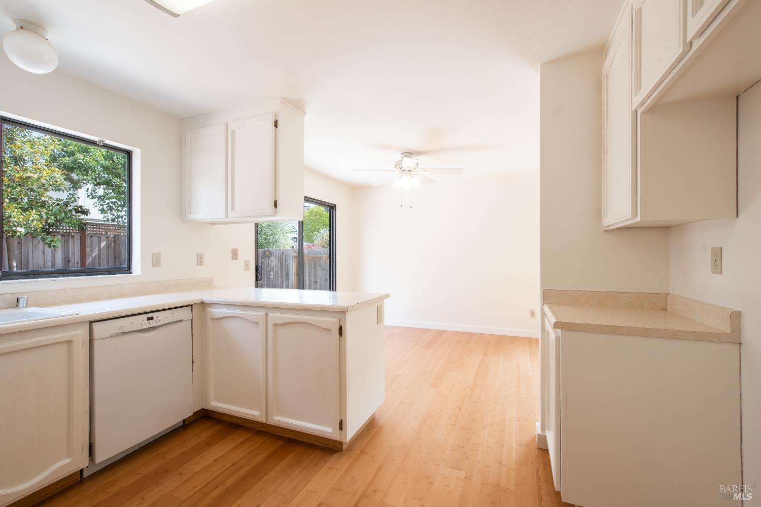 Detail Gallery Image 13 of 35 For 1428 Mathias Pl, Rohnert Park,  CA 94928 - 4 Beds | 2/1 Baths