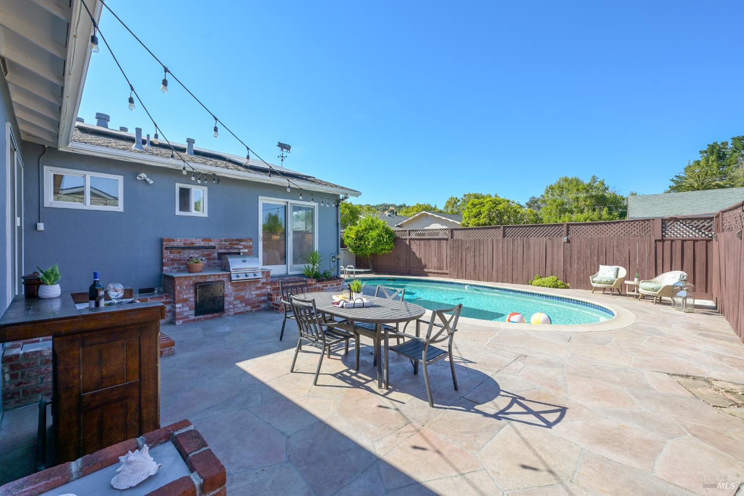 Detail Gallery Image 24 of 56 For 480 via Del Plano Unkn, Novato,  CA 94949 - 3 Beds | 2 Baths