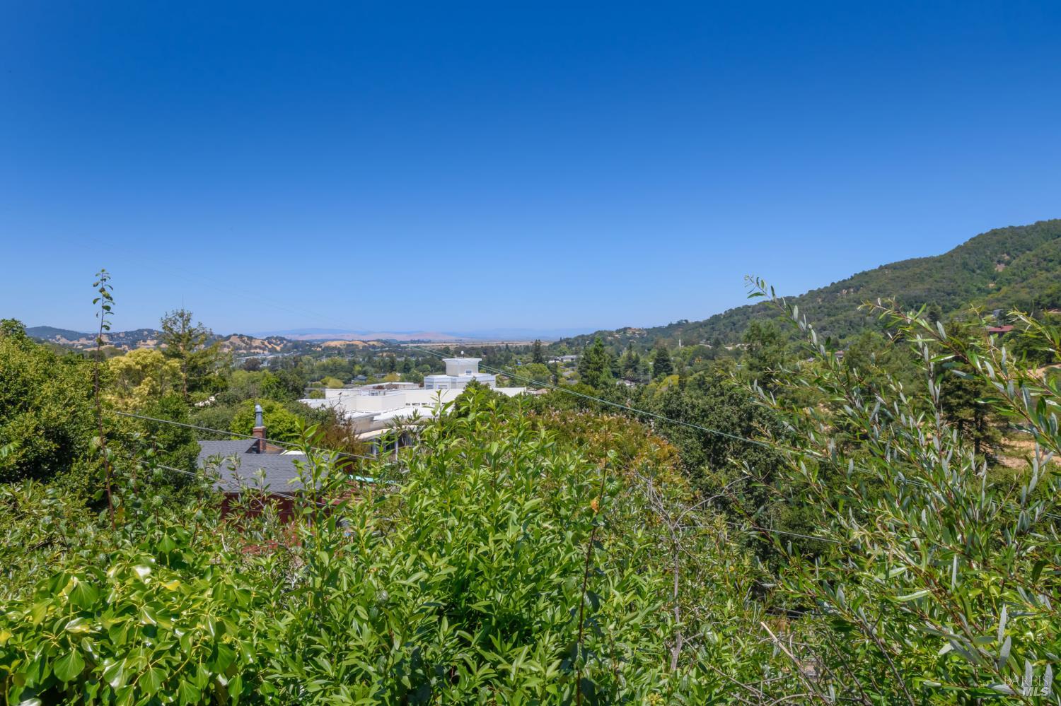 Detail Gallery Image 24 of 44 For 19 Tarrant Ct, San Rafael,  CA 94903 - 3 Beds | 2 Baths