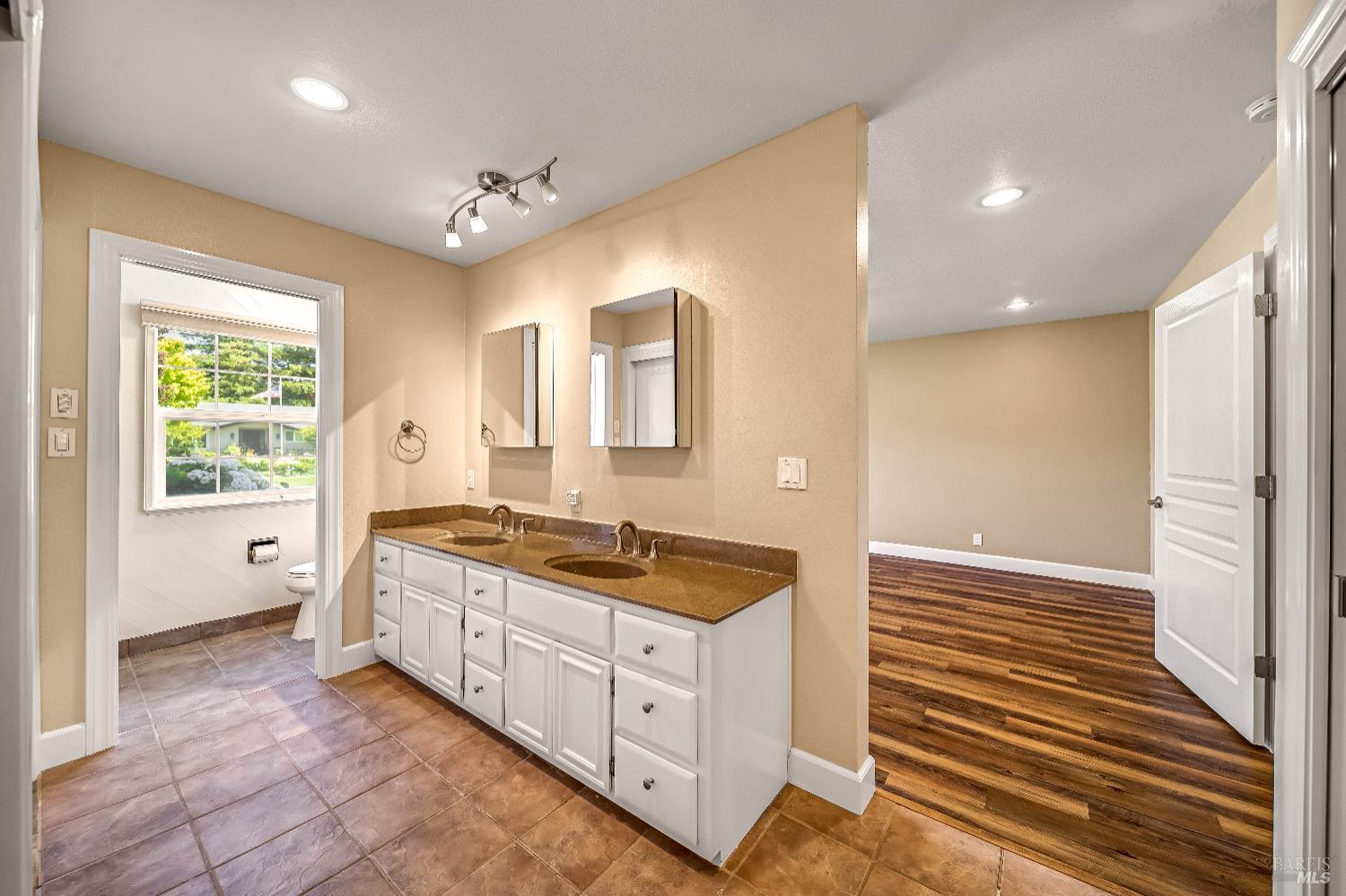 Detail Gallery Image 20 of 27 For 601 Cherry Ct, Fairfield,  CA 94534 - 4 Beds | 2/1 Baths