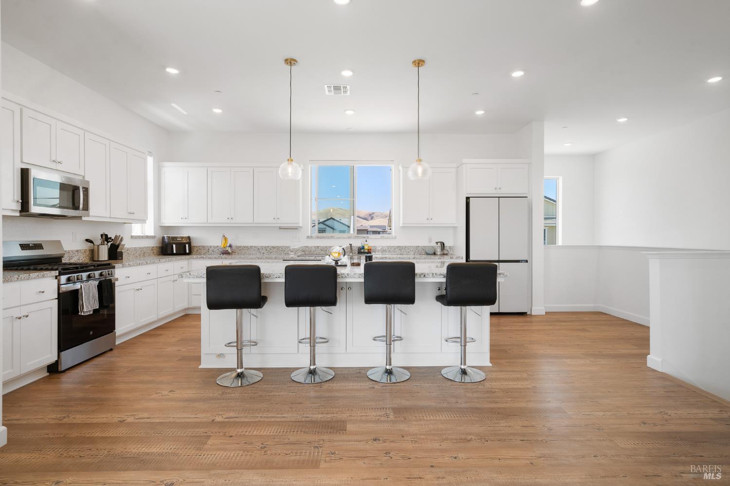 Detail Gallery Image 13 of 41 For 2430 Shore Vis, Fairfield,  CA 94533 - 3 Beds | 2 Baths
