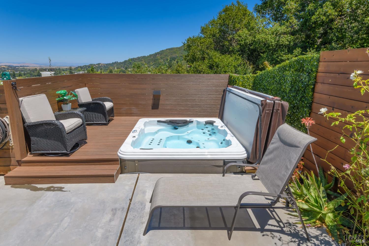 Detail Gallery Image 23 of 44 For 19 Tarrant Ct, San Rafael,  CA 94903 - 3 Beds | 2 Baths