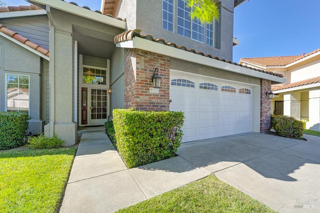 Lone Oak Drive, Vacaville, California image 2
