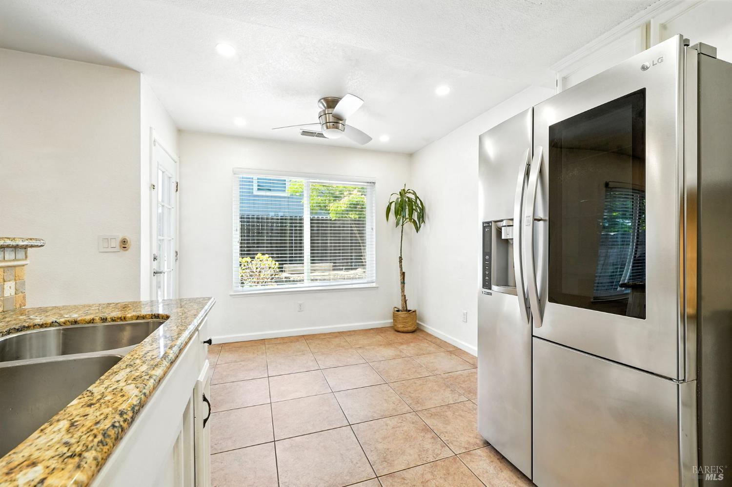 Detail Gallery Image 15 of 37 For 849 Cameron Ct, Vacaville,  CA 95687 - 3 Beds | 2/1 Baths