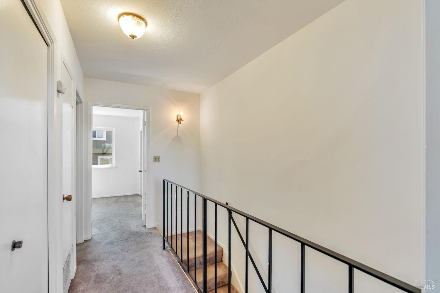 Detail Gallery Image 8 of 22 For 1285 Redwood Blvd #C,  Novato,  CA 94947 - 2 Beds | 1/1 Baths