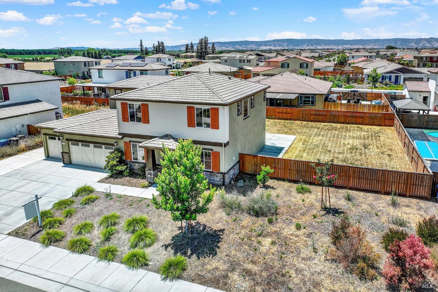 Detail Gallery Image 3 of 69 For 730 Daybreak Dr, Dixon,  CA 95620 - 4 Beds | 3 Baths