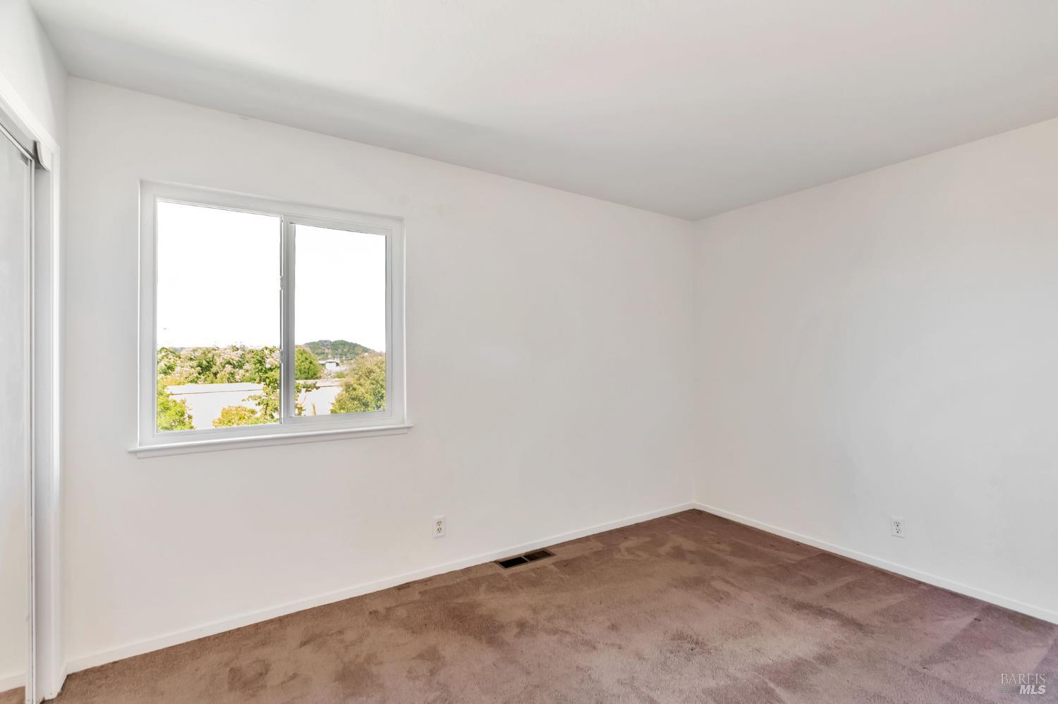 Detail Gallery Image 13 of 22 For 1285 Redwood Blvd #C,  Novato,  CA 94947 - 2 Beds | 1/1 Baths