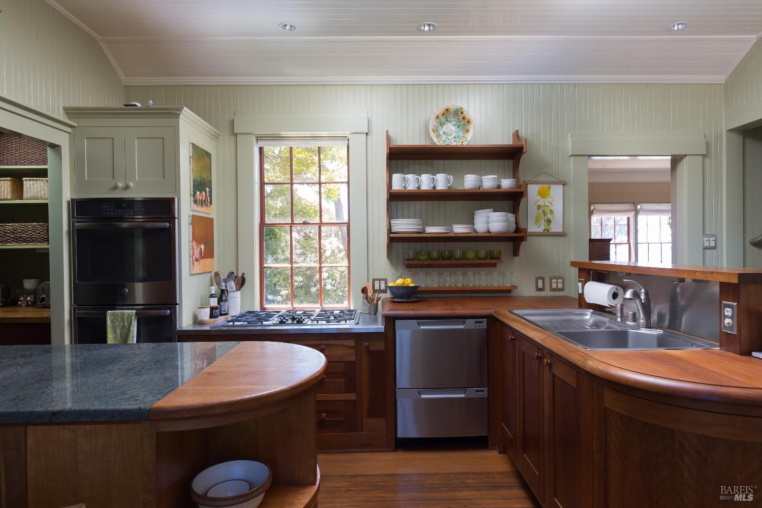 Detail Gallery Image 15 of 60 For 45320 Ukiah St, Mendocino,  CA 95460 - 3 Beds | 2/1 Baths