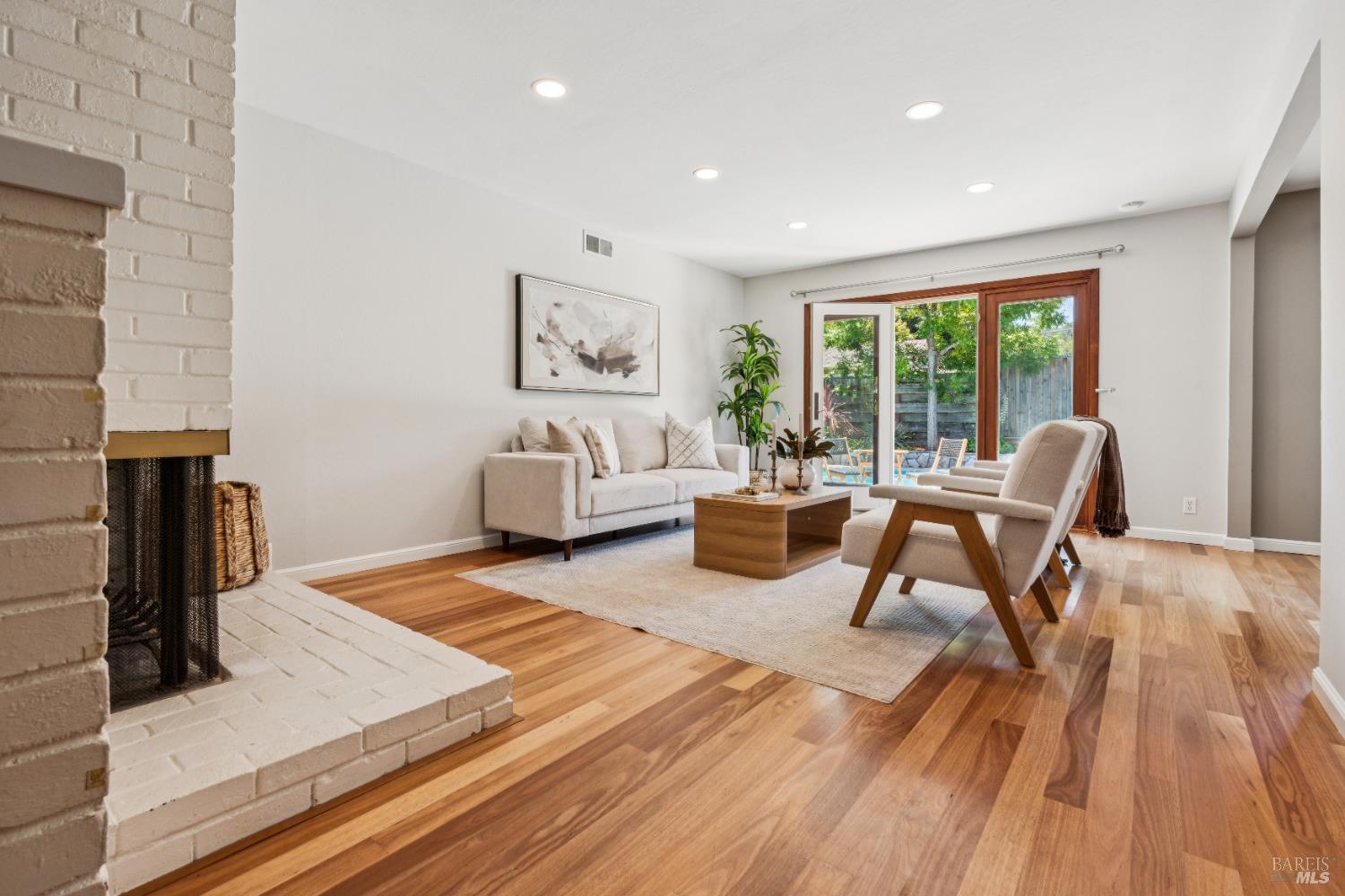 Detail Gallery Image 2 of 59 For 417 via Del Plano Unkn, Novato,  CA 94949 - 3 Beds | 2 Baths