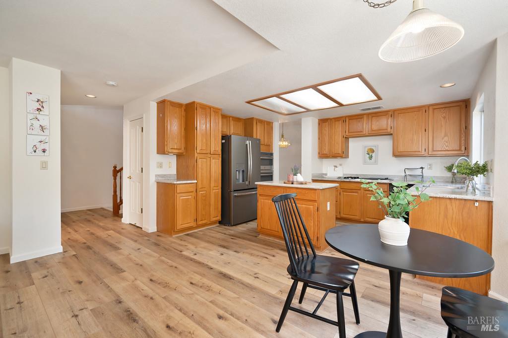 Lone Oak Drive, Vacaville, California image 9