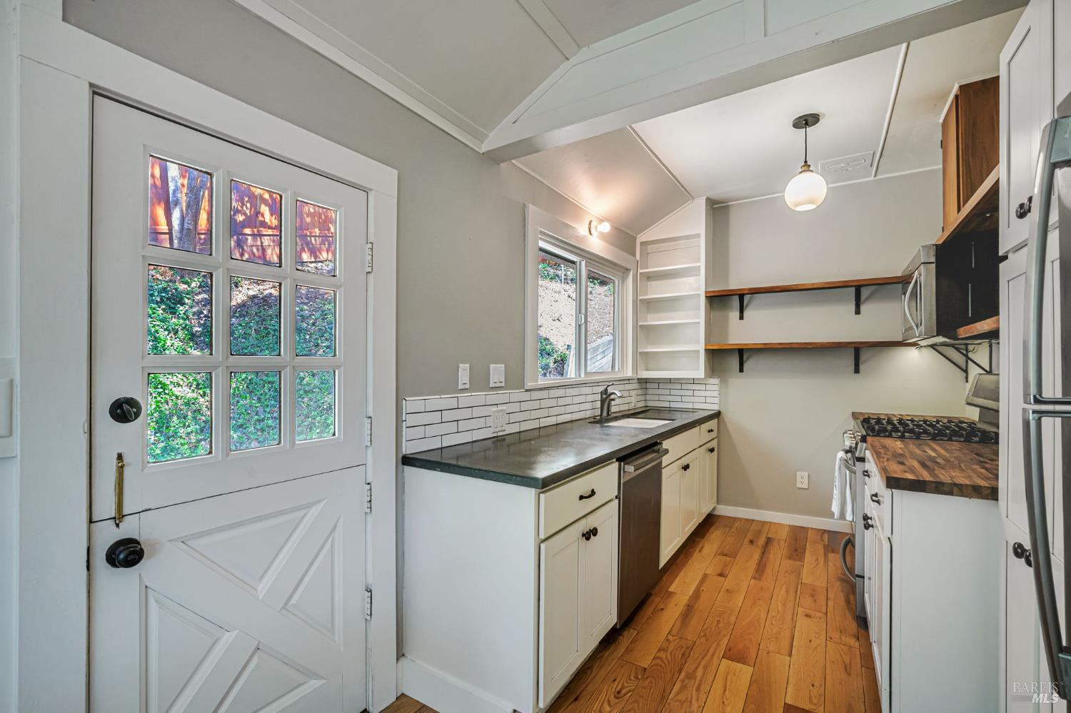 Detail Gallery Image 16 of 46 For 2160 Madrone Ave, Healdsburg,  CA 95448 - – Beds | – Baths