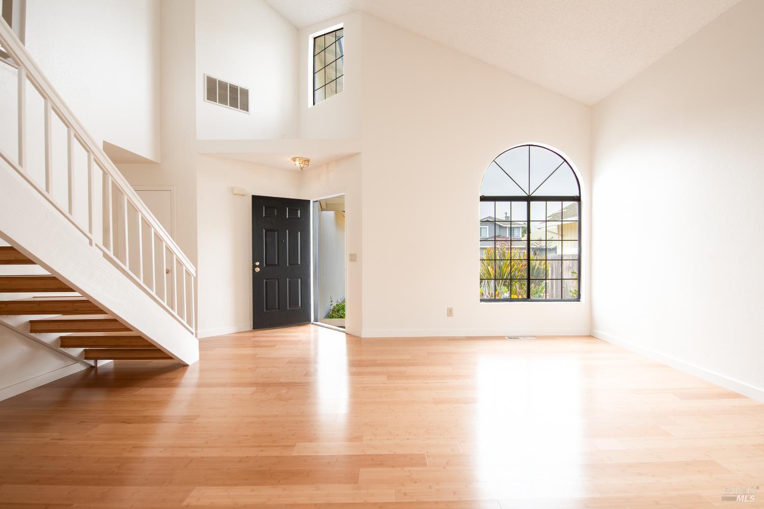 Detail Gallery Image 2 of 35 For 1428 Mathias Pl, Rohnert Park,  CA 94928 - 4 Beds | 2/1 Baths