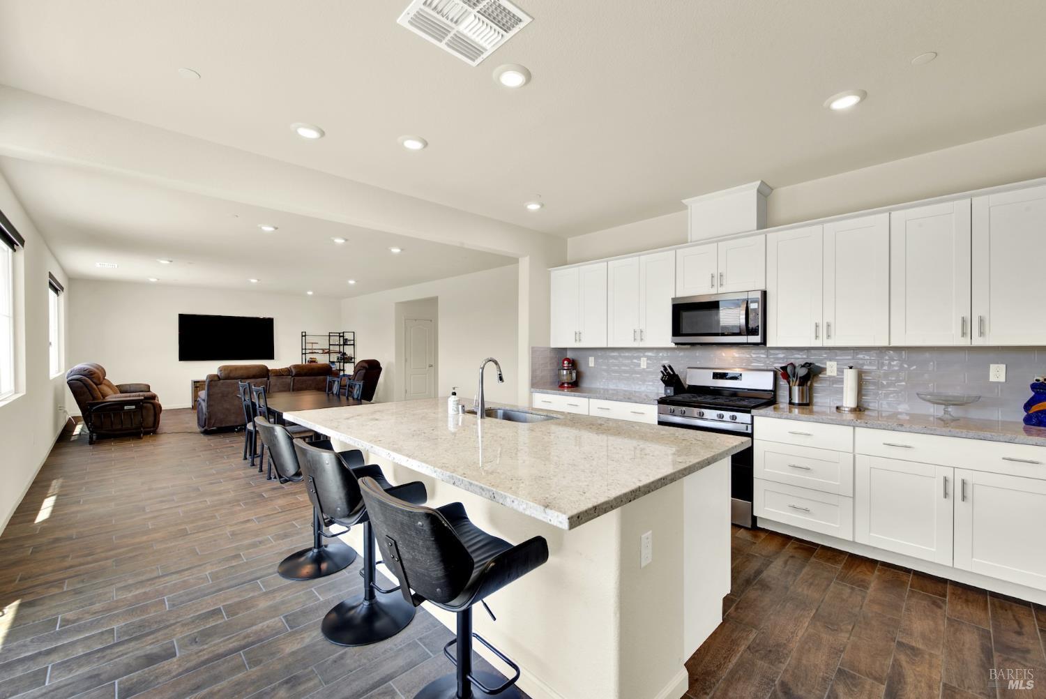 Detail Gallery Image 26 of 69 For 730 Daybreak Dr, Dixon,  CA 95620 - 4 Beds | 3 Baths