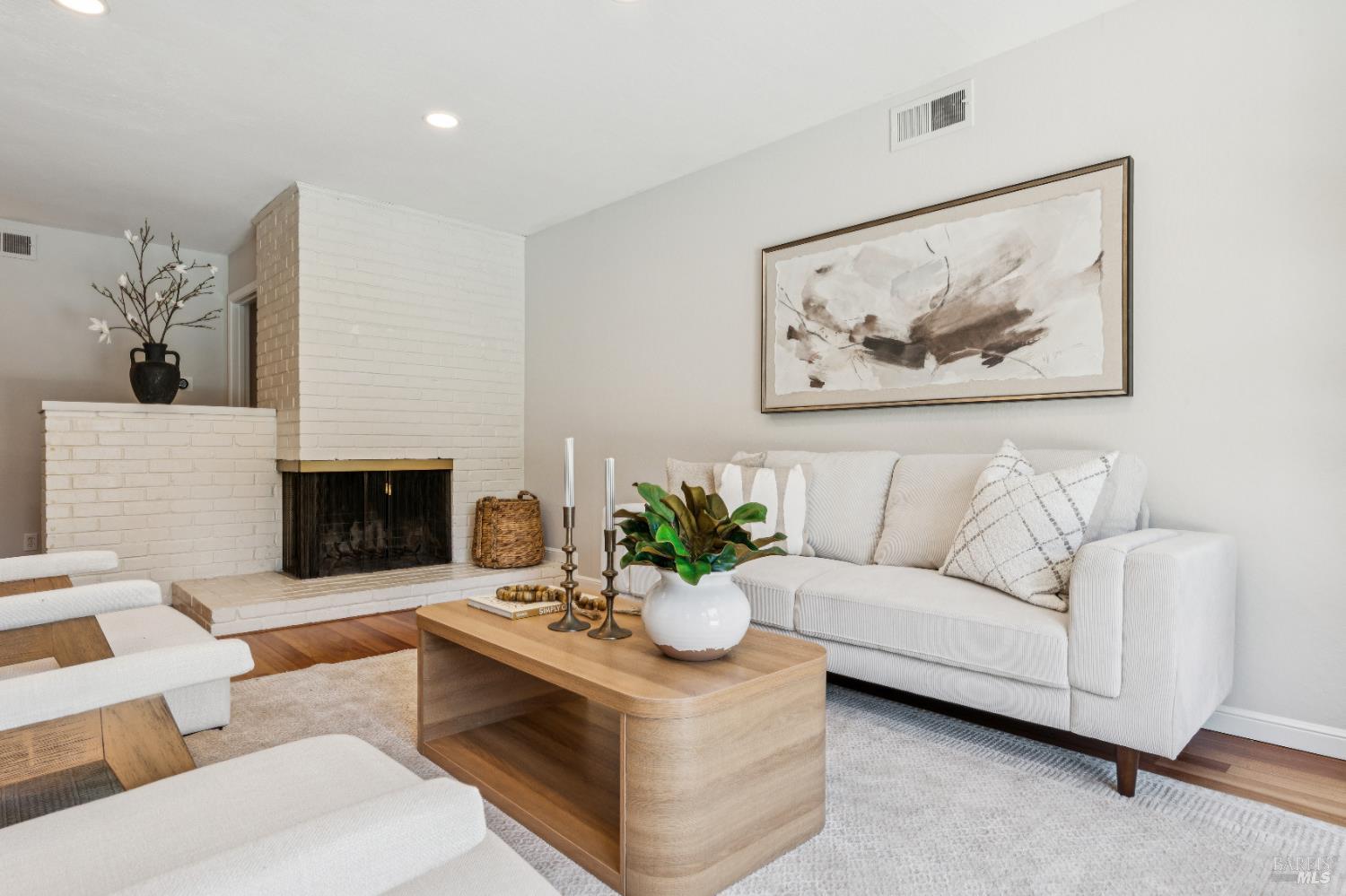 Detail Gallery Image 10 of 59 For 417 via Del Plano Unkn, Novato,  CA 94949 - 3 Beds | 2 Baths