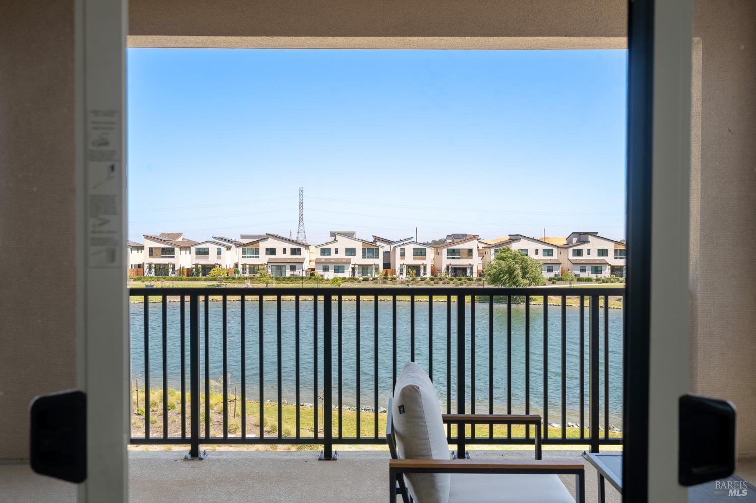 Detail Gallery Image 22 of 41 For 2430 Shore Vis, Fairfield,  CA 94533 - 3 Beds | 2 Baths