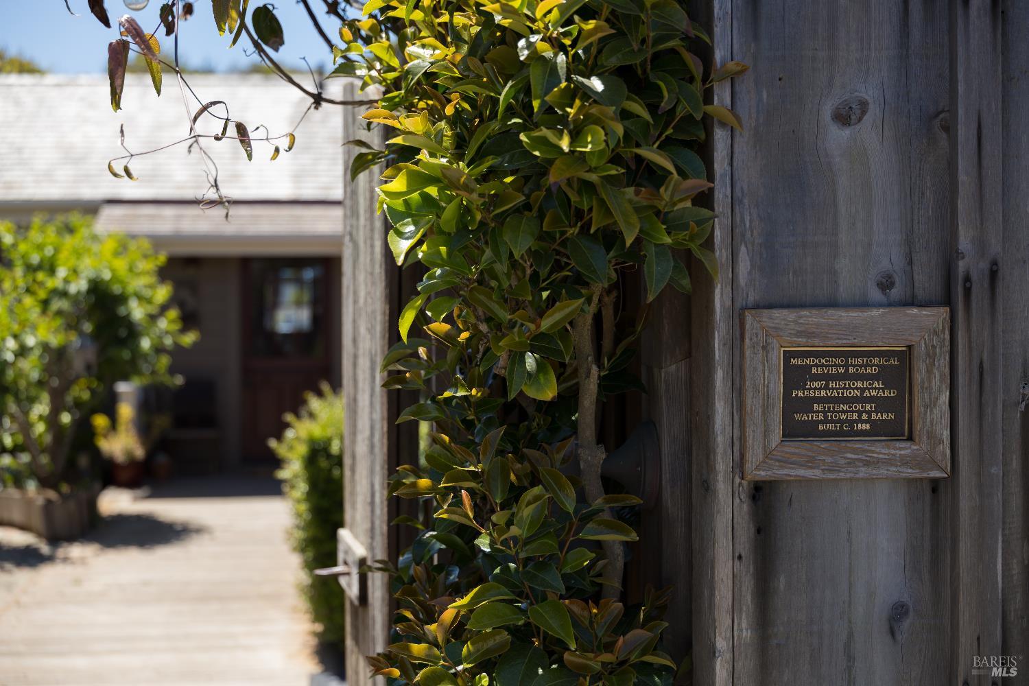 Detail Gallery Image 7 of 60 For 45320 Ukiah St, Mendocino,  CA 95460 - 3 Beds | 2/1 Baths