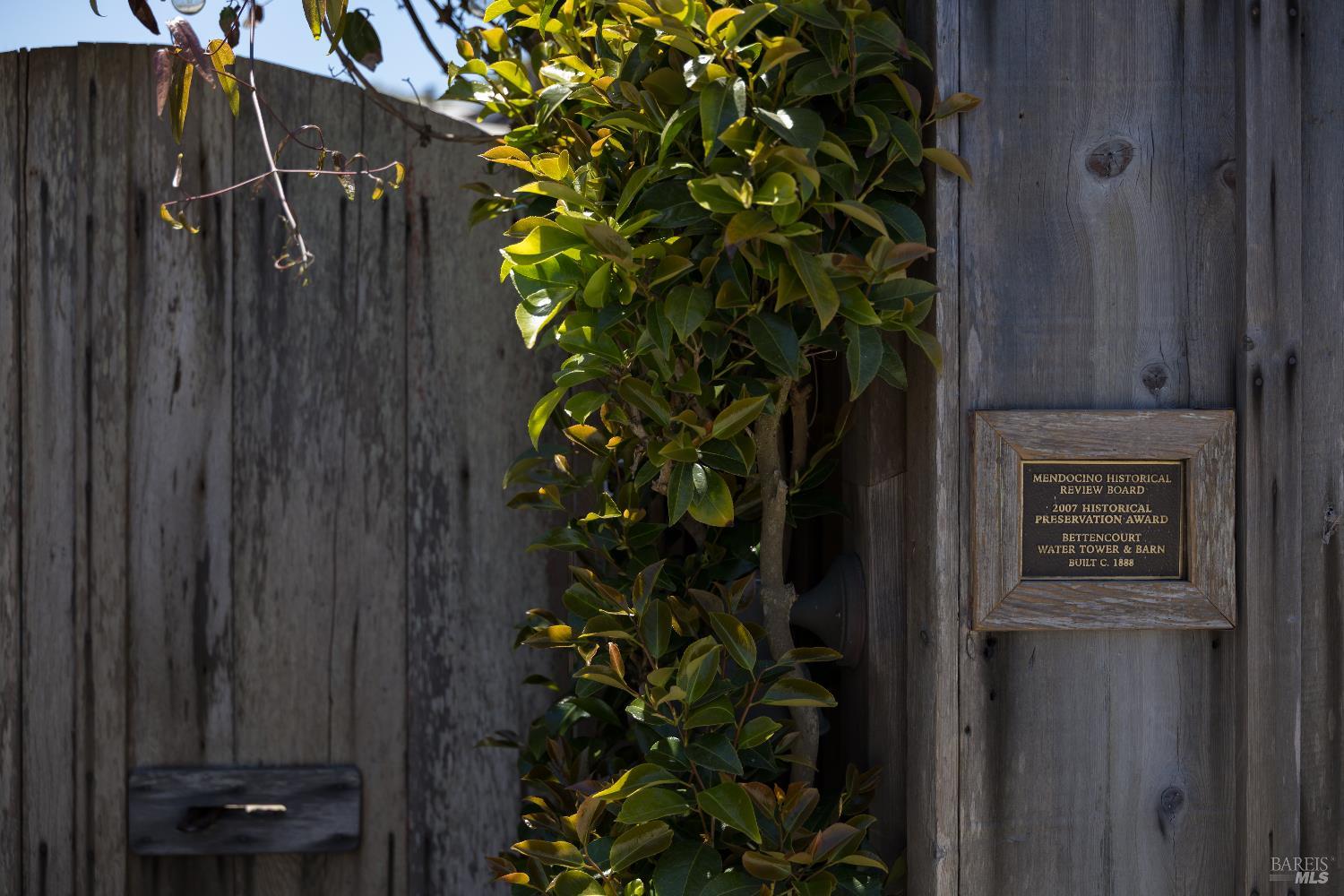 Detail Gallery Image 6 of 60 For 45320 Ukiah St, Mendocino,  CA 95460 - 3 Beds | 2/1 Baths