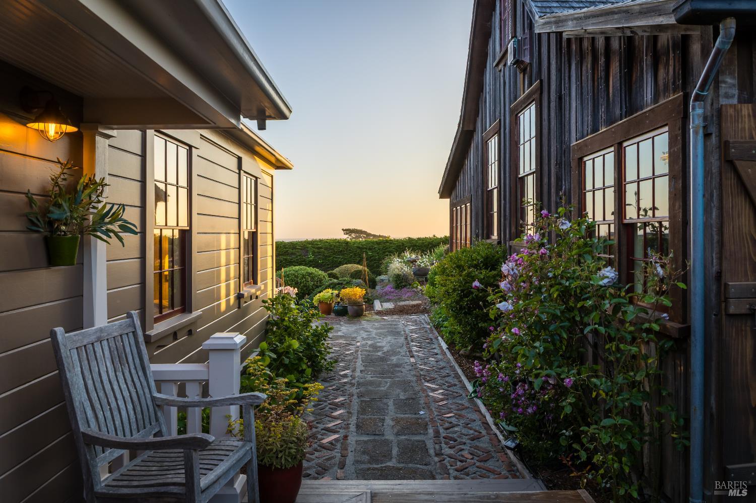 Detail Gallery Image 53 of 60 For 45320 Ukiah St, Mendocino,  CA 95460 - 3 Beds | 2/1 Baths