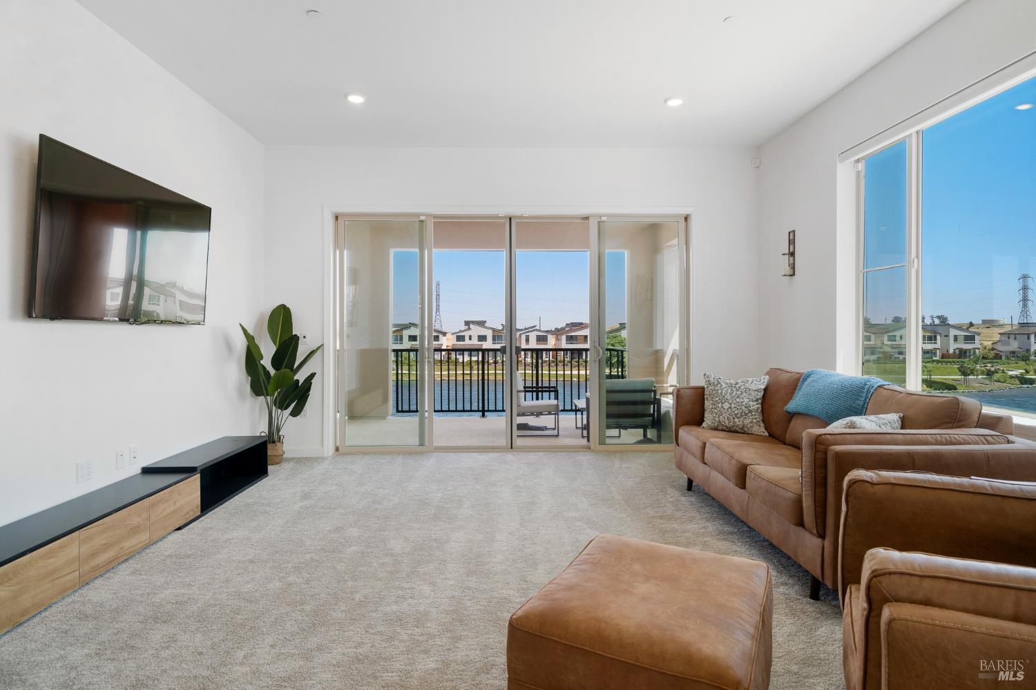Detail Gallery Image 10 of 41 For 2430 Shore Vis, Fairfield,  CA 94533 - 3 Beds | 2 Baths