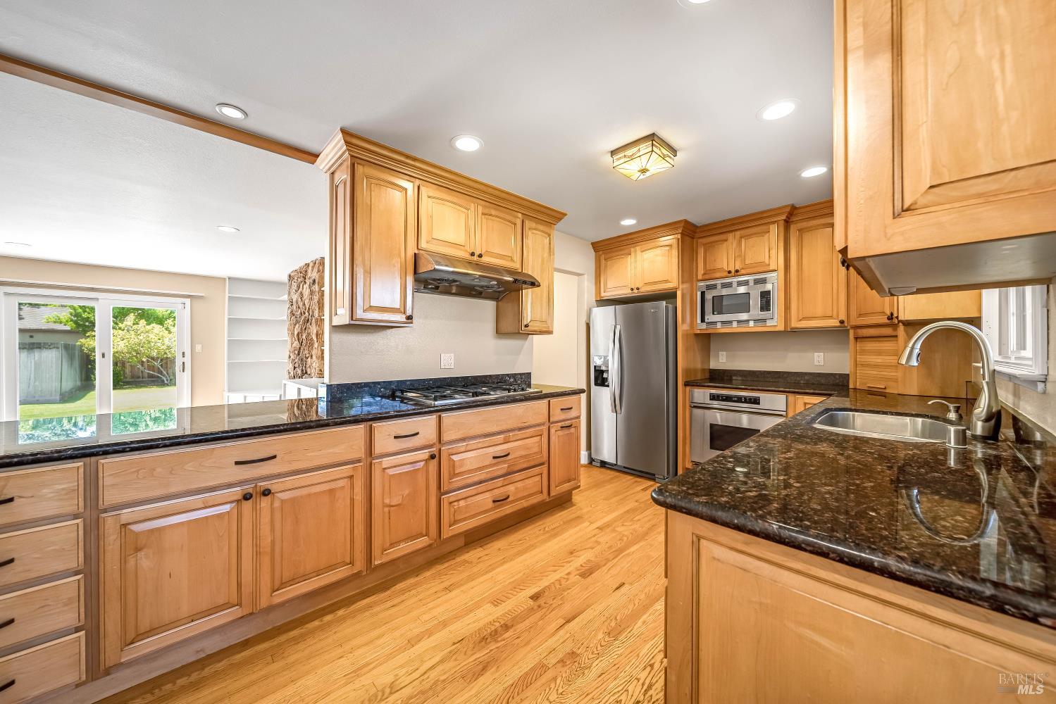 Detail Gallery Image 7 of 27 For 601 Cherry Ct, Fairfield,  CA 94534 - 4 Beds | 2/1 Baths