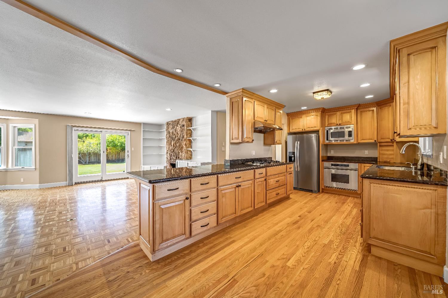 Detail Gallery Image 10 of 27 For 601 Cherry Ct, Fairfield,  CA 94534 - 4 Beds | 2/1 Baths
