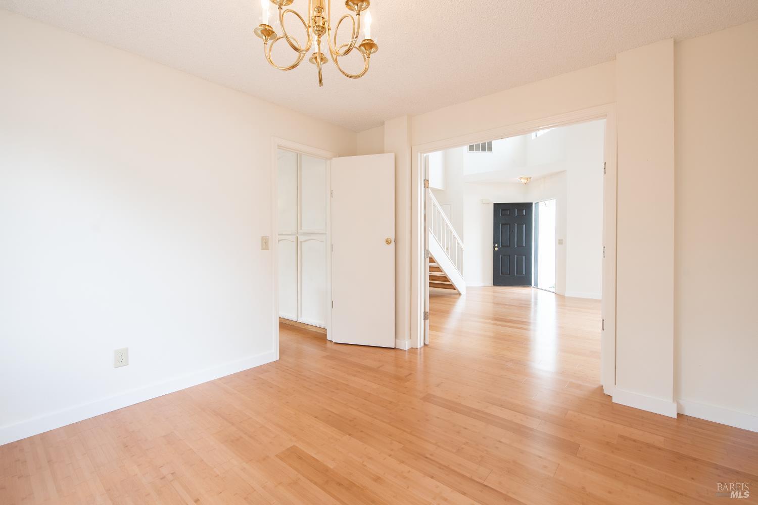 Detail Gallery Image 14 of 35 For 1428 Mathias Pl, Rohnert Park,  CA 94928 - 4 Beds | 2/1 Baths