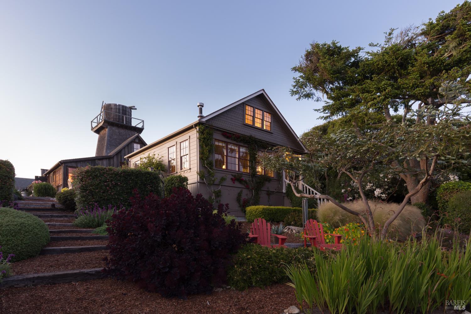 Detail Gallery Image 3 of 60 For 45320 Ukiah St, Mendocino,  CA 95460 - 3 Beds | 2/1 Baths