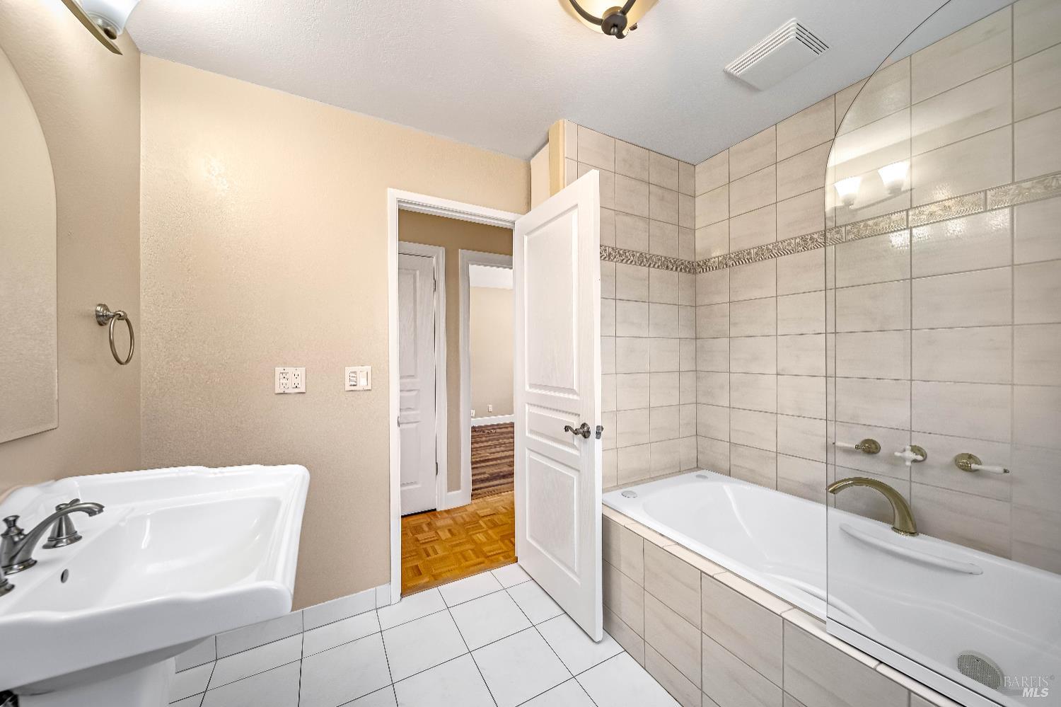 Detail Gallery Image 22 of 27 For 601 Cherry Ct, Fairfield,  CA 94534 - 4 Beds | 2/1 Baths