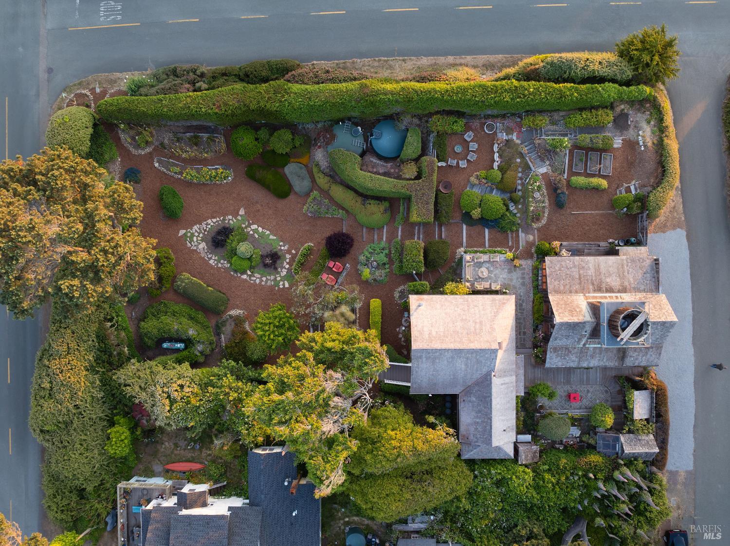 Detail Gallery Image 5 of 60 For 45320 Ukiah St, Mendocino,  CA 95460 - 3 Beds | 2/1 Baths
