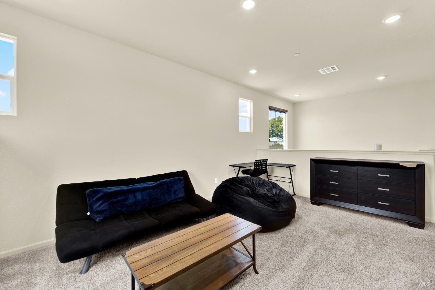 Detail Gallery Image 35 of 69 For 730 Daybreak Dr, Dixon,  CA 95620 - 4 Beds | 3 Baths