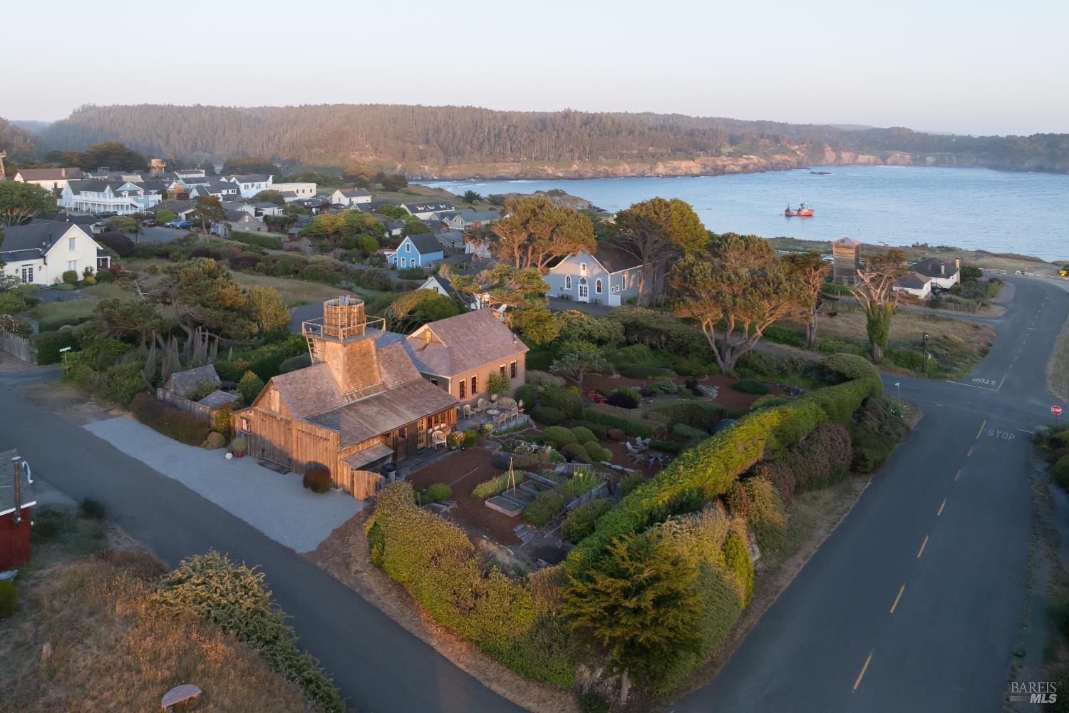 Detail Gallery Image 49 of 60 For 45320 Ukiah St, Mendocino,  CA 95460 - 3 Beds | 2/1 Baths
