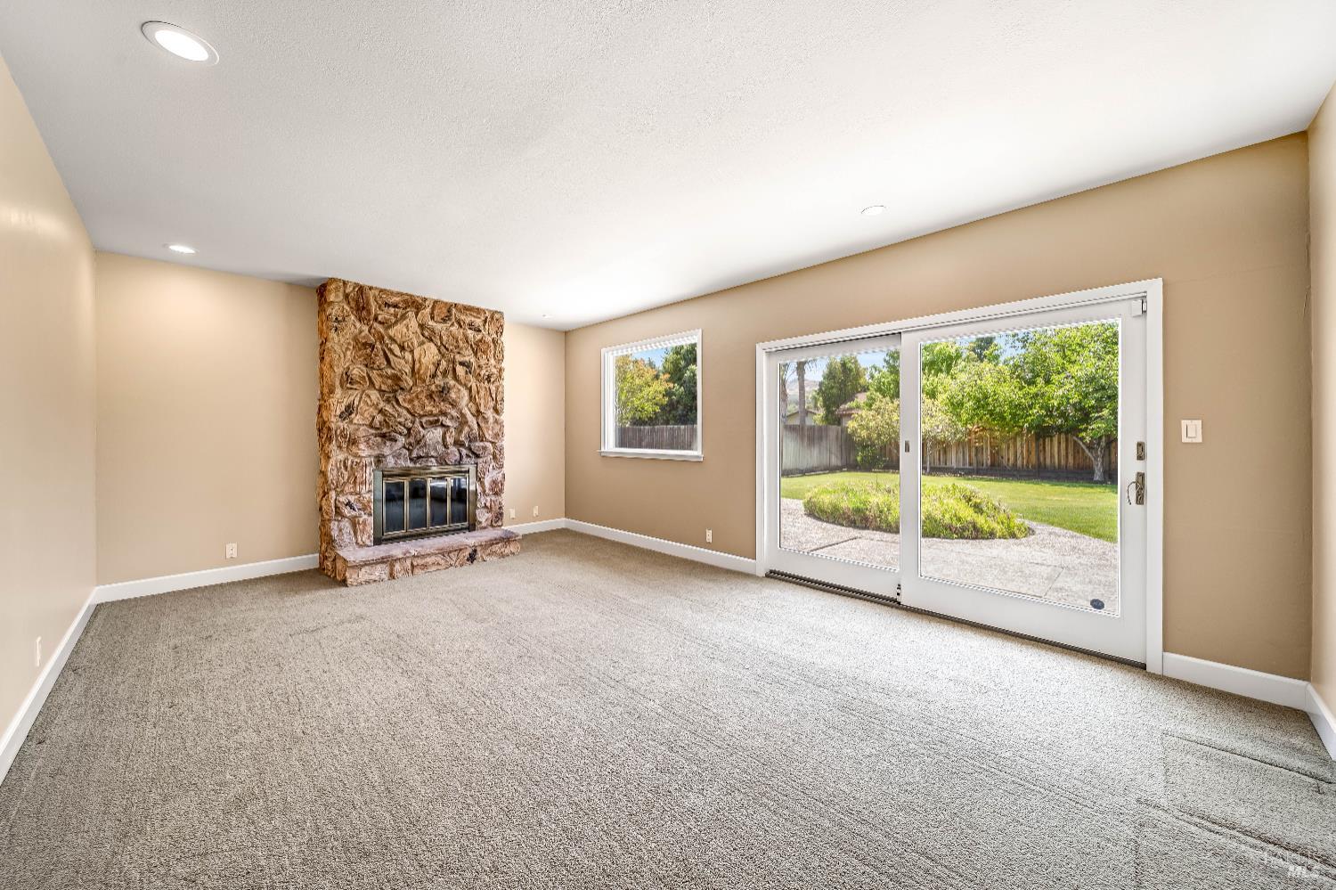 Detail Gallery Image 14 of 27 For 601 Cherry Ct, Fairfield,  CA 94534 - 4 Beds | 2/1 Baths