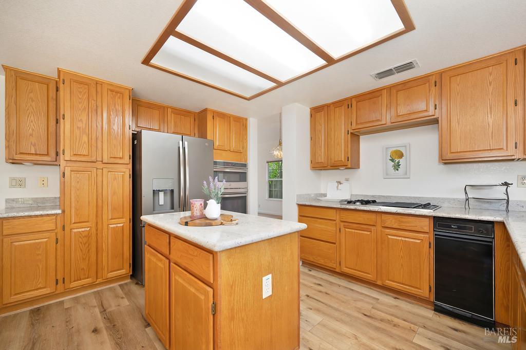 Lone Oak Drive, Vacaville, California image 12