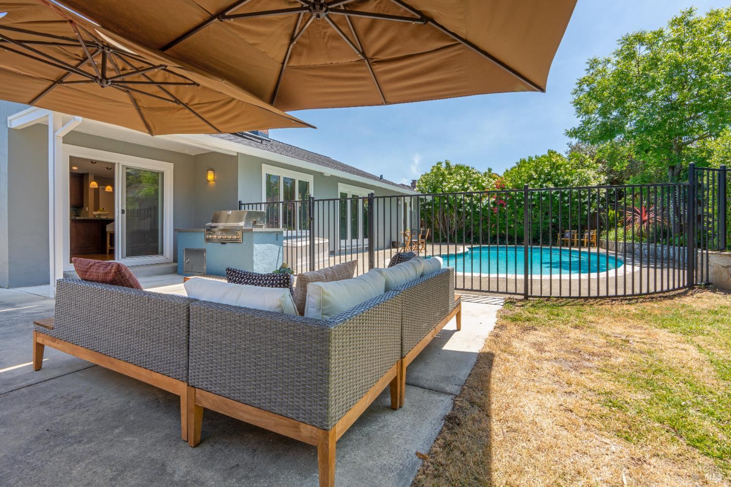 Detail Gallery Image 50 of 59 For 417 via Del Plano Unkn, Novato,  CA 94949 - 3 Beds | 2 Baths