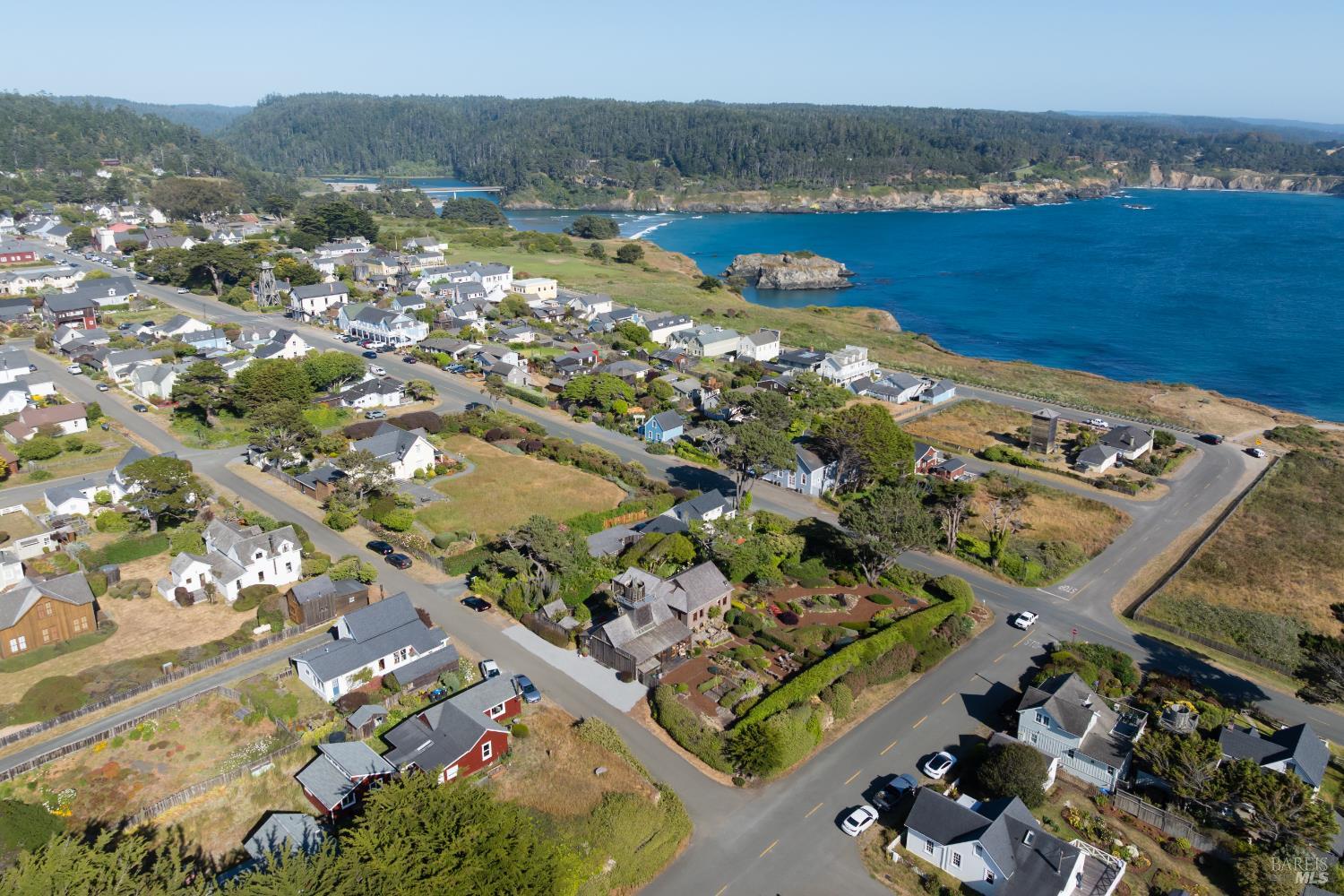 Detail Gallery Image 44 of 60 For 45320 Ukiah St, Mendocino,  CA 95460 - 3 Beds | 2/1 Baths