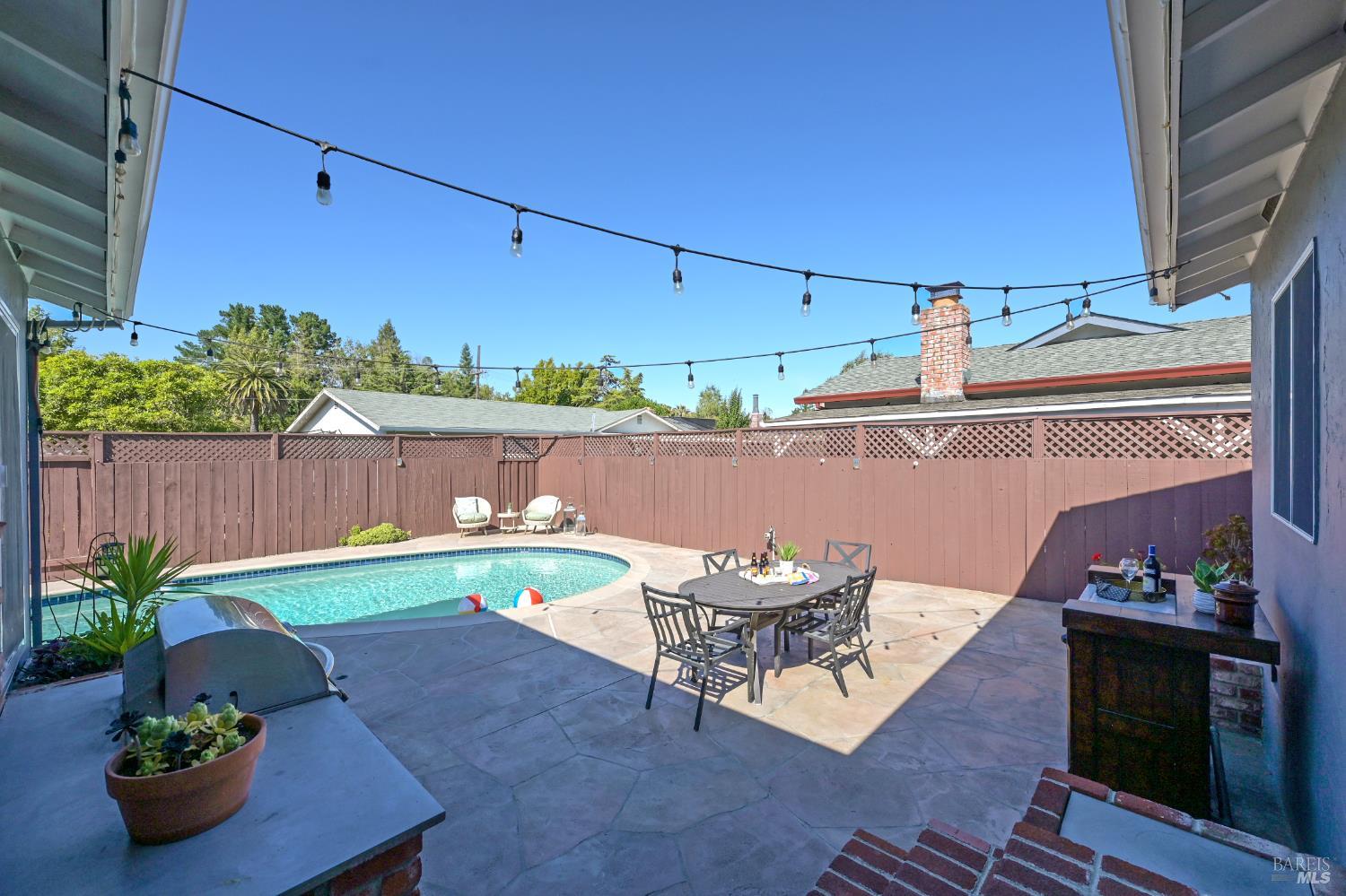 Detail Gallery Image 23 of 56 For 480 via Del Plano Unkn, Novato,  CA 94949 - 3 Beds | 2 Baths