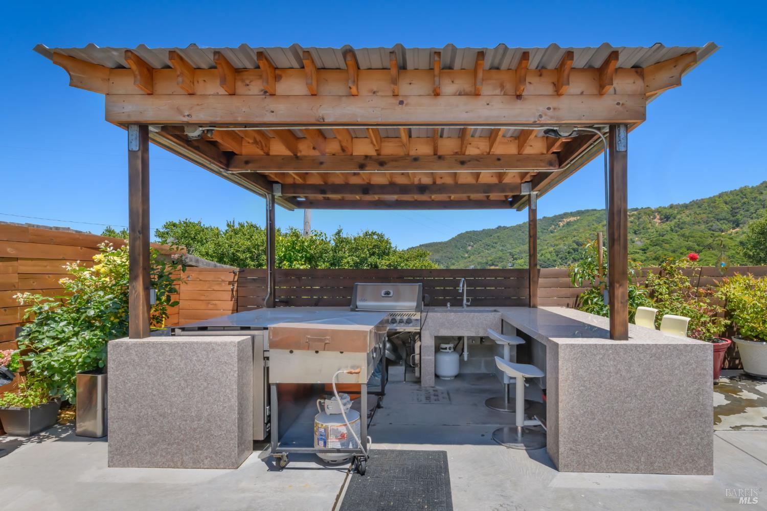 Detail Gallery Image 21 of 44 For 19 Tarrant Ct, San Rafael,  CA 94903 - 3 Beds | 2 Baths