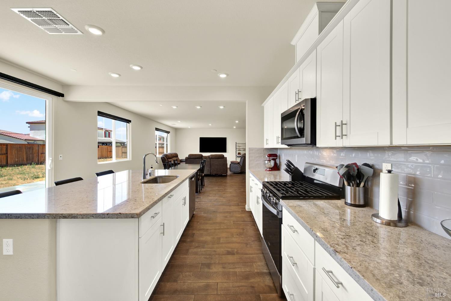 Detail Gallery Image 28 of 69 For 730 Daybreak Dr, Dixon,  CA 95620 - 4 Beds | 3 Baths