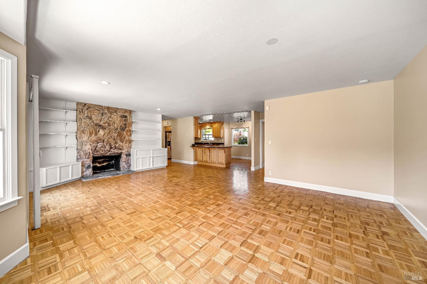 Detail Gallery Image 13 of 27 For 601 Cherry Ct, Fairfield,  CA 94534 - 4 Beds | 2/1 Baths