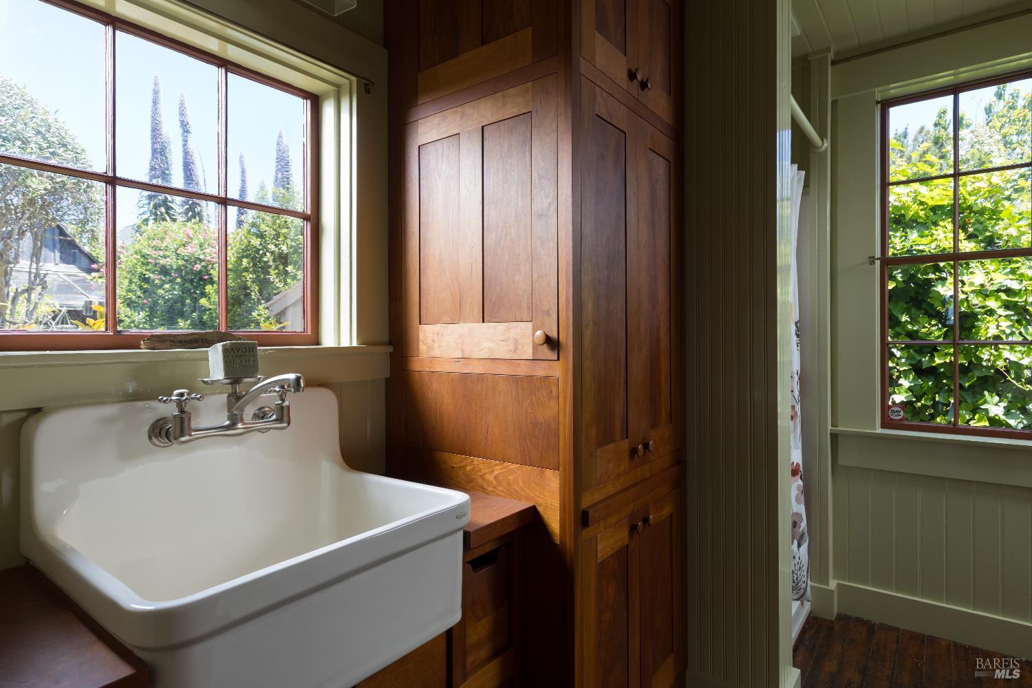 Detail Gallery Image 17 of 60 For 45320 Ukiah St, Mendocino,  CA 95460 - 3 Beds | 2/1 Baths