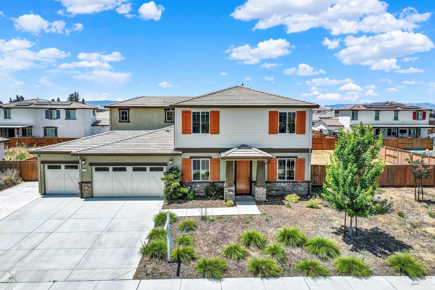 Detail Gallery Image 2 of 69 For 730 Daybreak Dr, Dixon,  CA 95620 - 4 Beds | 3 Baths